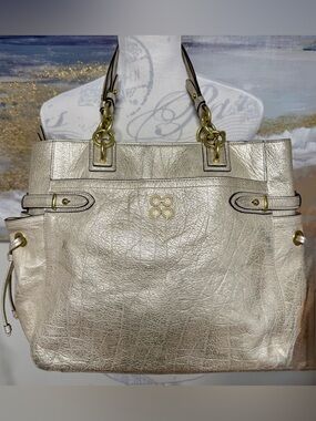 COACH 16437 Leather Shoulder Tote, Metallic, Gold toned hardware, storage bag